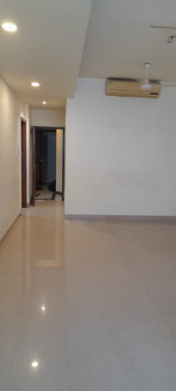  Office Space For Rent in Commerce Center, Tardeo