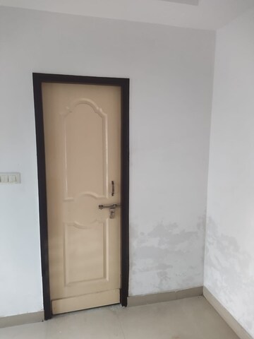 Room in 2 BHK Apartment at Kalyanpur East – for Rent