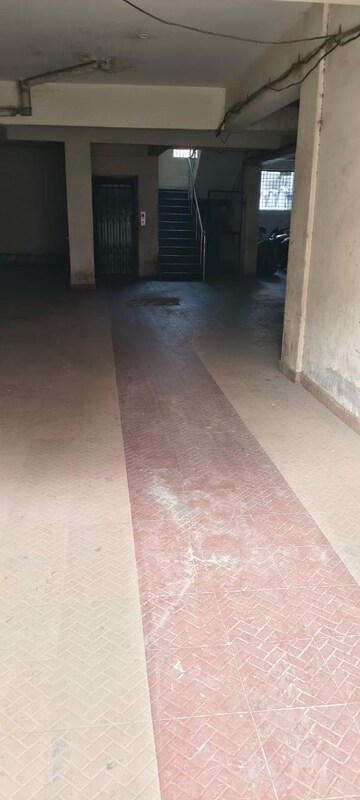 Parking in 2 BHK Apartment at Kalyanpur East – for Rent