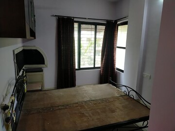 Room in 1 BHK Apartment at Thakur Village, Kandivali East – for Rent