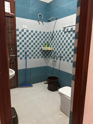 Master Bedroom in 3 BHK Builder Floor at Vrindavan Colony – for Rent