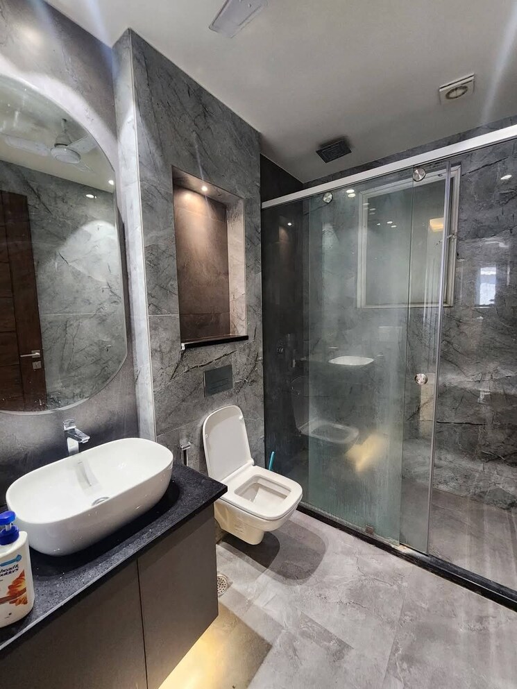 Bathroom, green-wood-city 5 Bedroom 502 Sq.Yd. Builder Floor In Sector 45 Gurgaon 8570350