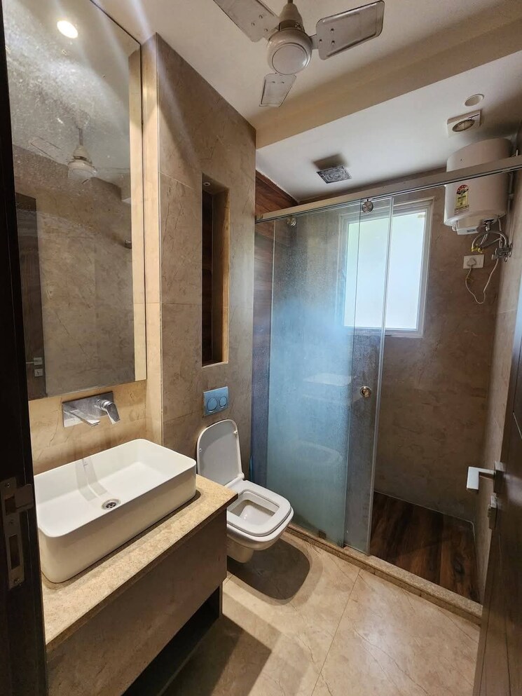 Bathroom, green-wood-city 5 Bedroom 502 Sq.Yd. Builder Floor In Sector 45 Gurgaon 8570350