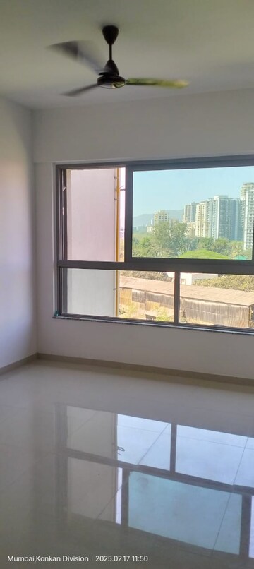 Room in 2 BHK Apartment at Kalpataru Immensa, Kolshet Road – for Rent