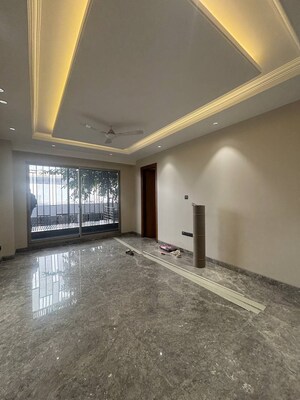 Room in 4 BHK Builder Floor at DLF Imperial Residences, Dlf Phase I – for Sale