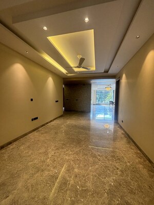 Room in 4 BHK Builder Floor at DLF Imperial Residences, Dlf Phase I – for Sale