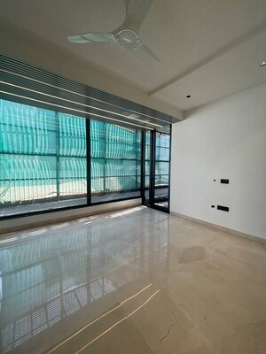 Room in 4 BHK Builder Floor at DLF City Phase IV, Dlf Phase iv – for Sale