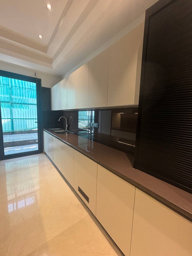 Kitchen, dlf-city-phase-iv 4 Bedroom 370 Sq.Ft. Builder Floor In Dlf Phase iv Gurgaon 8570400