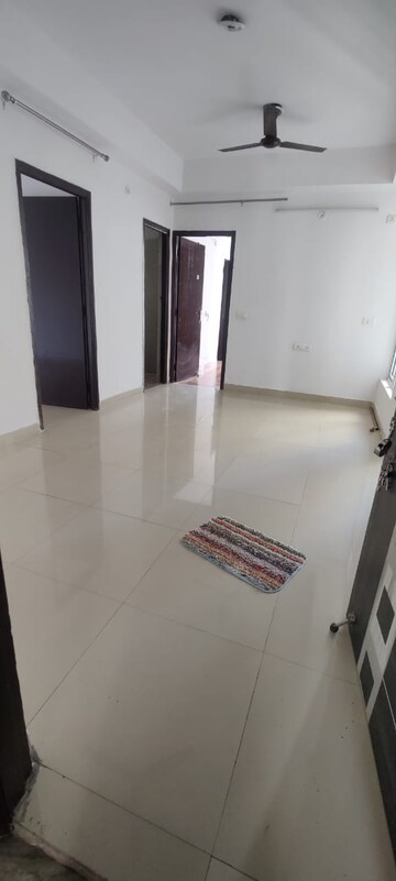 2 BHK Apartment For Rent in Galaxy Royale, Gaur City 2 