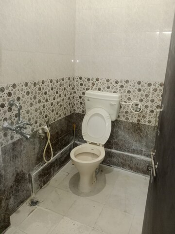 Bathroom in 3 BHK Apartment at City Center Banjara Hills, Banjara Hills – for Rent