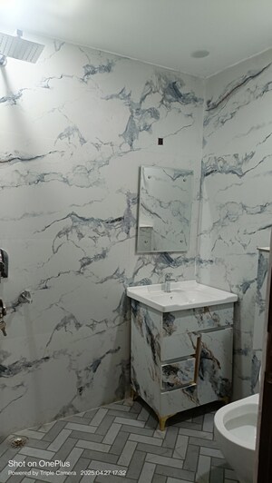 Bathroom in 3 BHK Builder Floor at Ashoka Enclave Faridabad, Sector 34 – for Sale