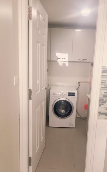 Bathroom in 3 BHK Apartment at Sri Krishna Krishe Valley, Banjara Hills – for Rent