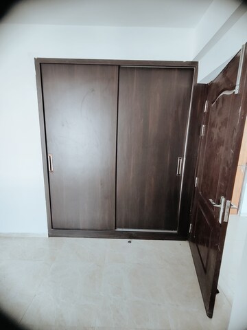 Furnished Amenities in 3 BHK Apartment at Omaxe Royal Residency Faridabad, Sector 79 – for Rent