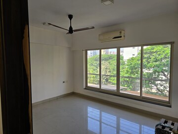 Room in 2 BHK Apartment at Shalom CHS Chembur, Chembur – for Rent