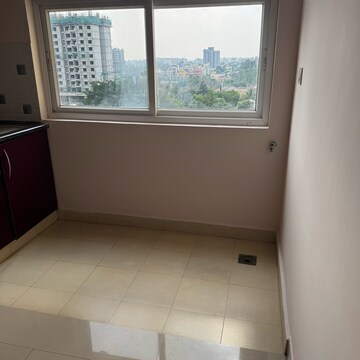 Room in 2 BHK Apartment at MJR Clique Hercules, Gollahalli – for Rent