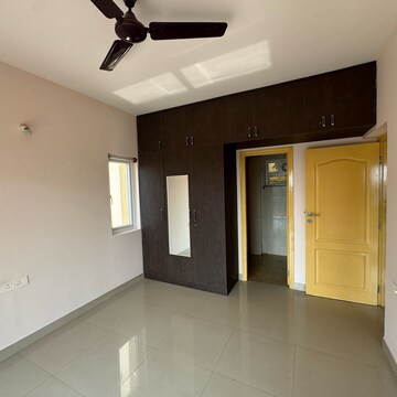 Room in 2 BHK Apartment at MJR Clique Hercules, Gollahalli – for Rent