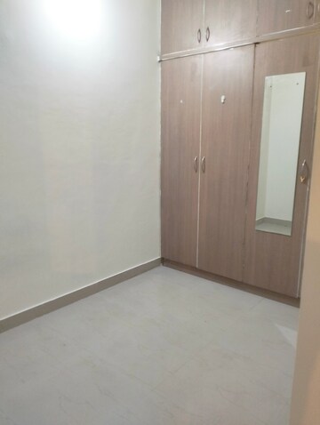 Room in 2 BHK Builder Floor at Hsr Layout – for Rent