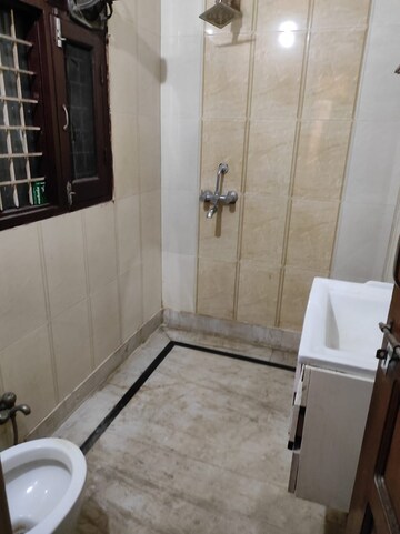 Bathroom in 4 BHK Builder Floor at Sector 43 – for Rent