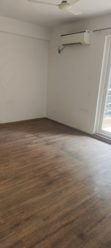 Room in 3 BHK Apartment at ABA Cleo County, Sector 121 – for Rent