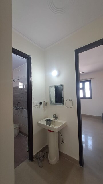 Bathroom in 2.5 BHK Builder Floor at Ashok Nagar – for Rent