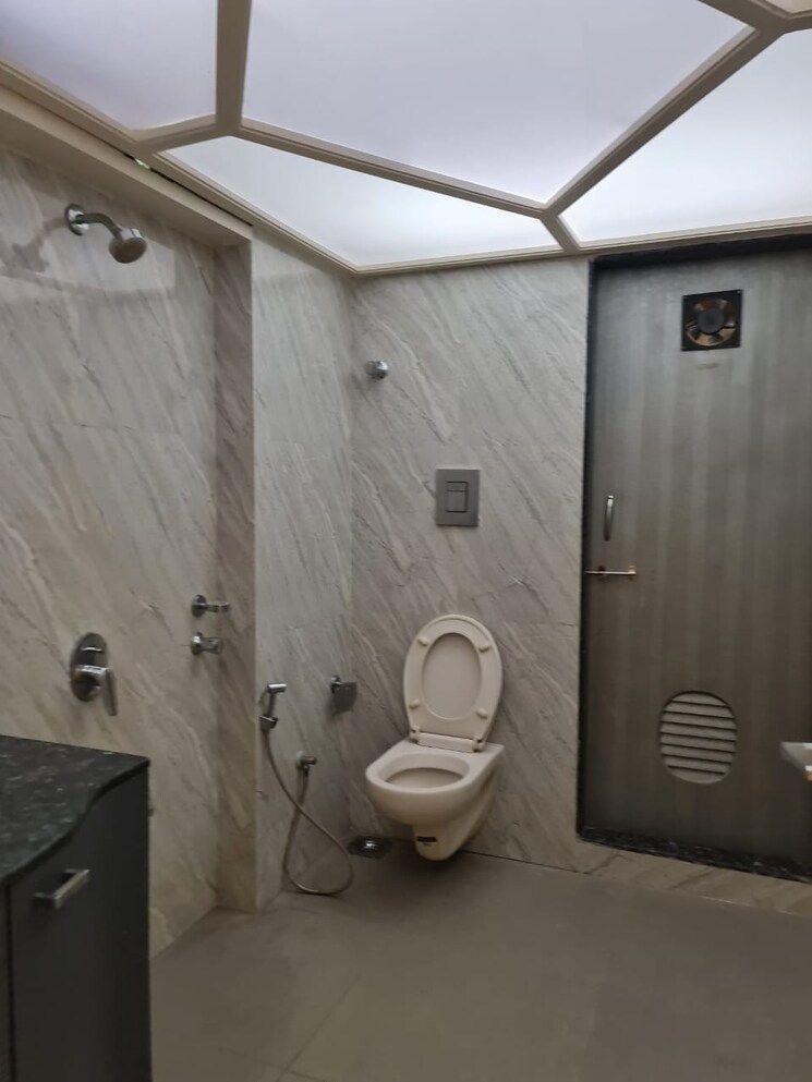 Bathroom, saidhan-infinity 3 Bedroom 1650 Sq.Ft. Apartment In Khar West Mumbai 8570976