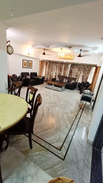 Team Area in 3 BHK Apartment at Gabbana Apartment, Khar West – for Rent