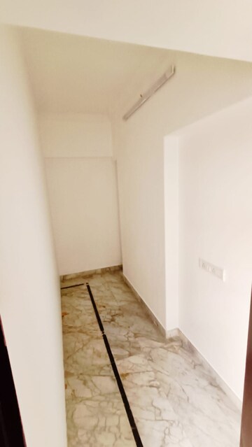 Room in 3 BHK Apartment at Gabbana Apartment, Khar West – for Rent