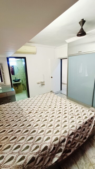 Bedroom in 3 BHK Apartment at Gabbana Apartment, Khar West – for Rent