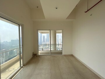 Room in 3 BHK Apartment at Indiabulls Sky Forest, Lower Parel – for Sale