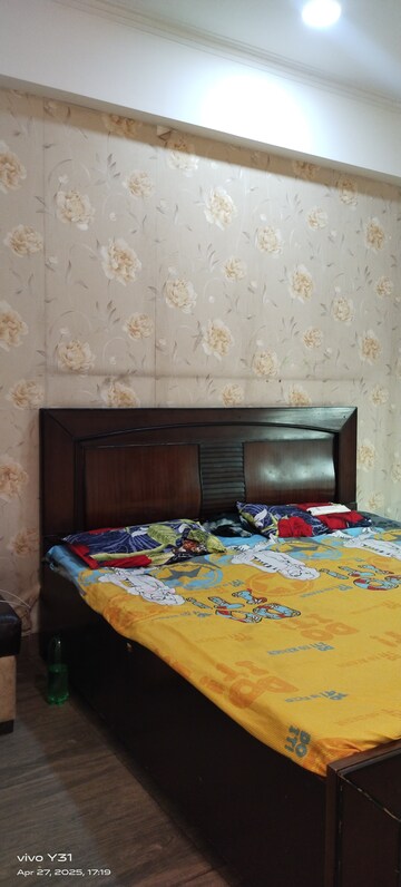 Bedroom in 2.5 BHK Apartment at Gaur City 2 - 11th Avenue, Sector 16c Greater Noida – for Rent