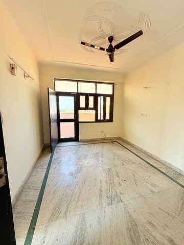 2 BHK Builder Floor For Rent in Saket