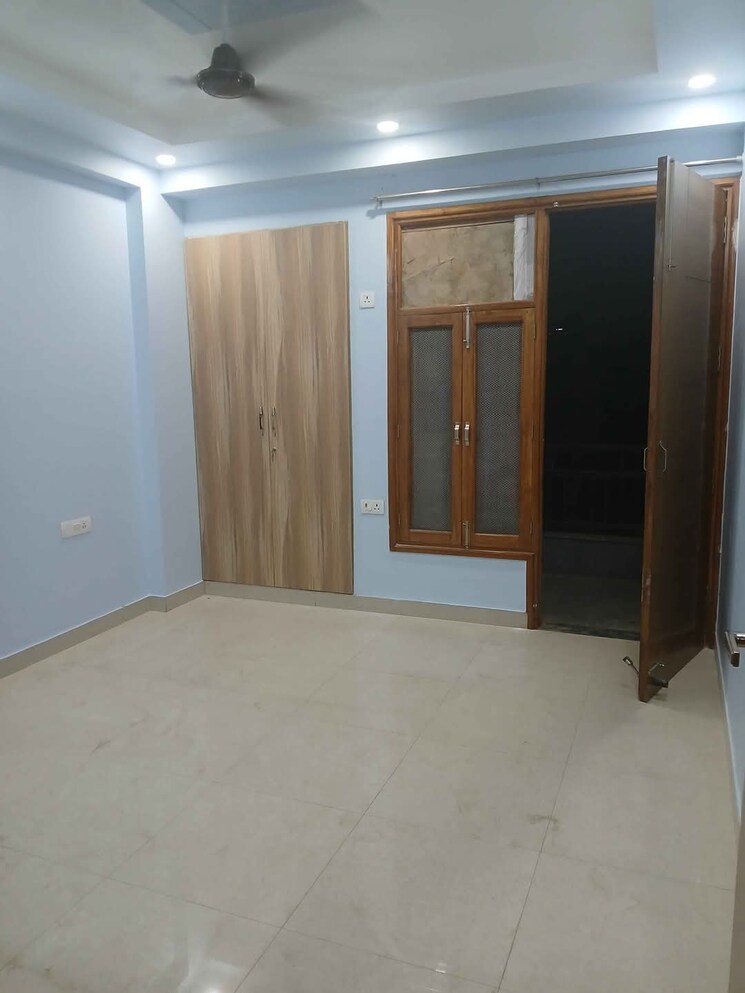 Room, sector 9 3 Bedroom 258 Sq.Yd. Builder Floor In Sector 9 Gurgaon 8571252