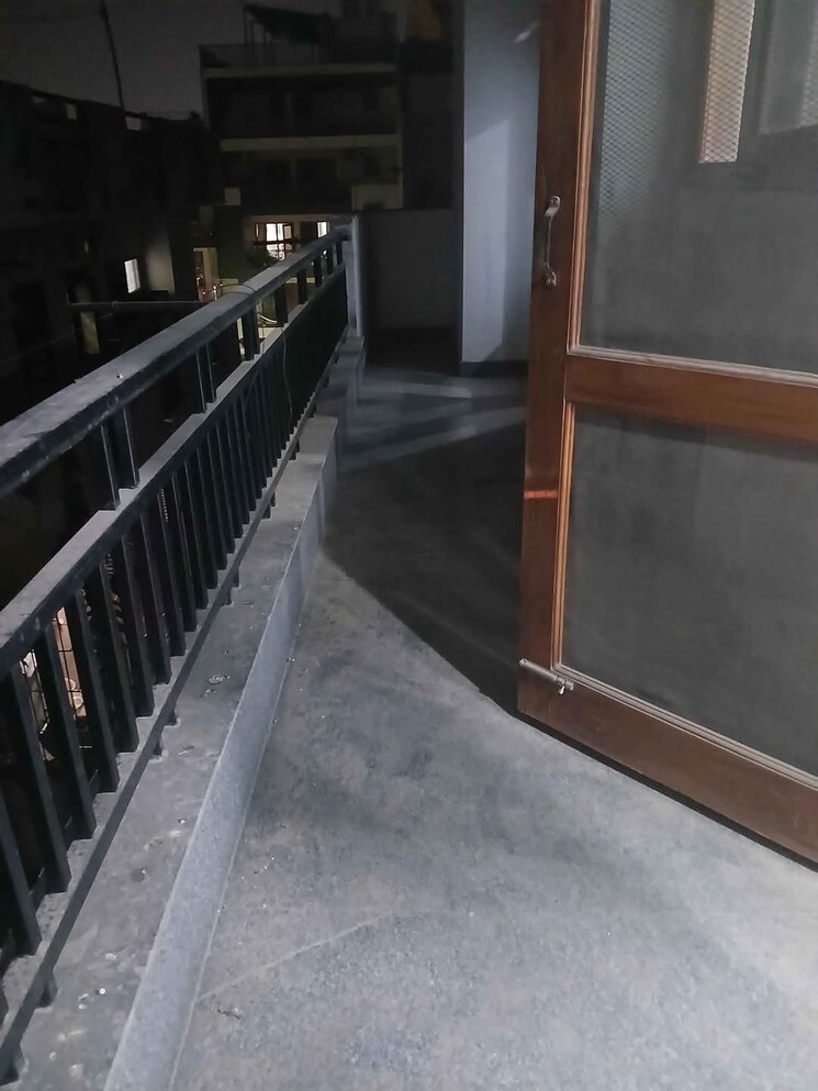 Balcony, sector 9 3 Bedroom 258 Sq.Yd. Builder Floor In Sector 9 Gurgaon 8571252