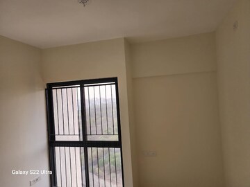 Room in 2 BHK Apartment at Kumar Princetown, Undri – for Rent
