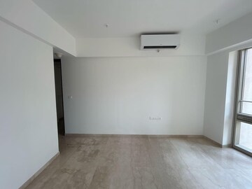 Room in 4 BHK Apartment at Lodha Kiara, Worli – for Sale
