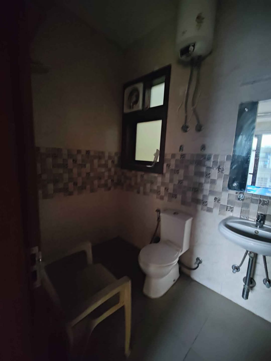 2 BHK + Pooja Room Builder Floor For Rent in Sector 9