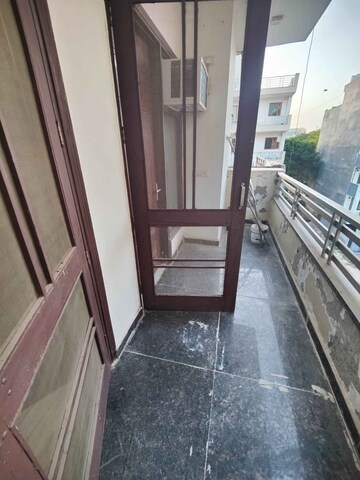 Balcony in 2 BHK Builder Floor at Sector 9 – for Rent
