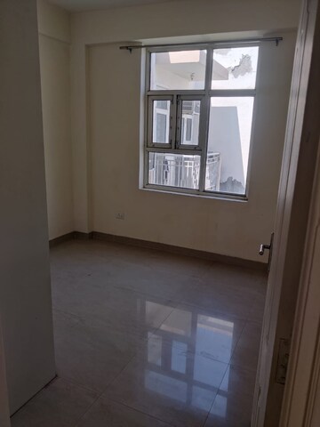 Room in 2 BHK Apartment at Shapoorji Pallonji Joyville Phase 2, Sector 102 – for Rent