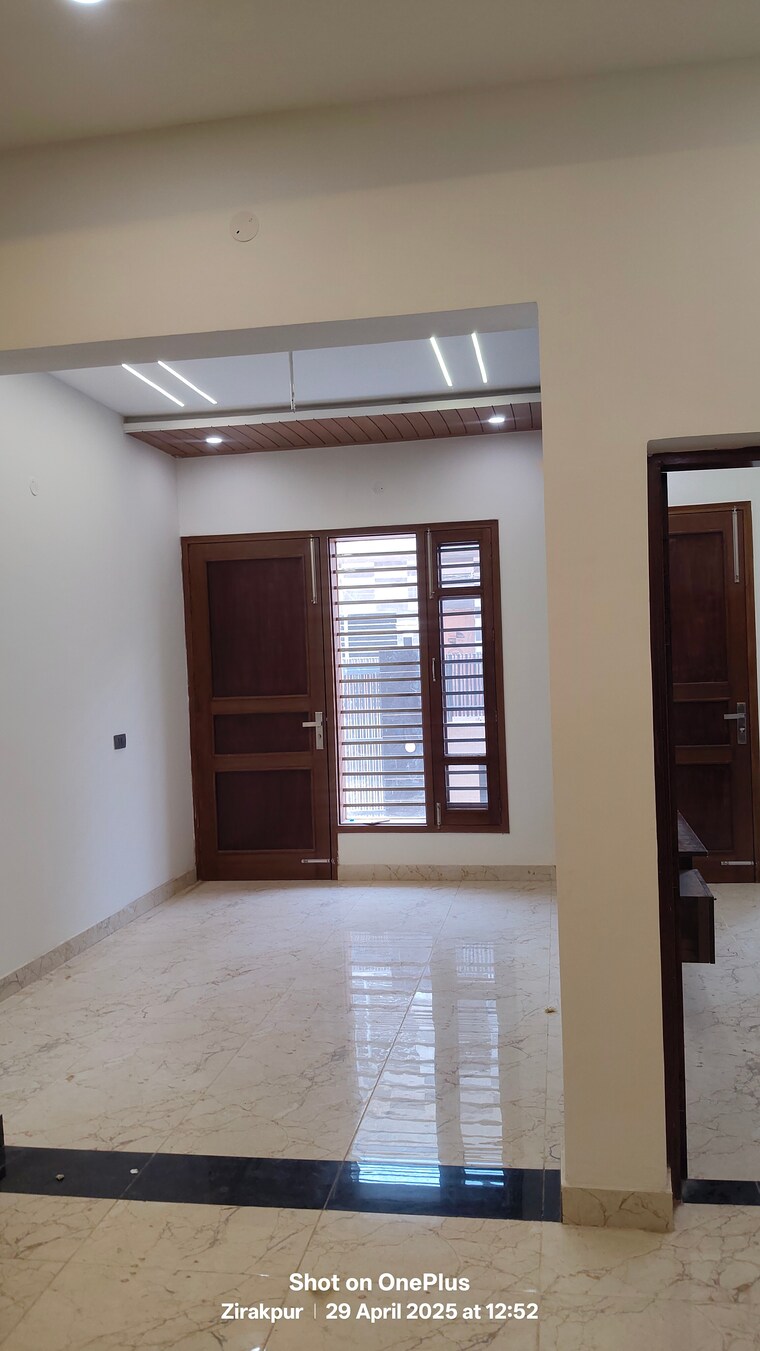 undefined, ambala highway 3.5 Bedroom 180 Sq.Yd. Independent House In Ambala Highway Zirakpur 8571920