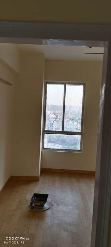 Room in 2 BHK Apartment at Ansal Sushant Aquapolis, Dundahera – for Sale