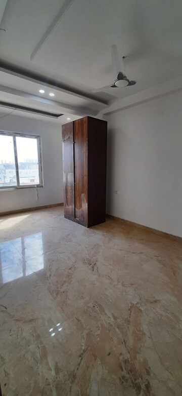 Room in 2 BHK Apartment at Palm Residency Chhatarpur, Chattarpur – for Rent