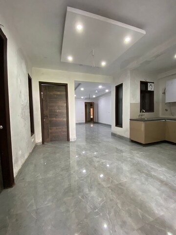 Room in 2 BHK Apartment at Palm Residency Chhatarpur, Chattarpur – for Rent