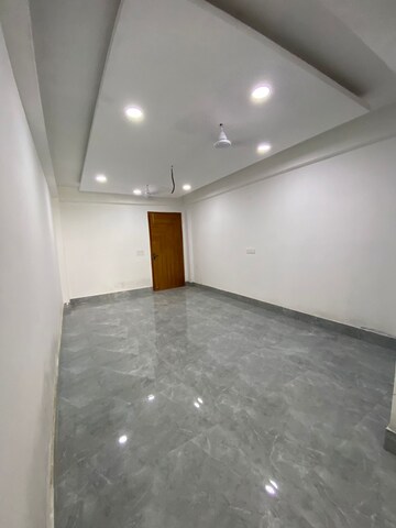 Room in 2 BHK Apartment at Palm Residency Chhatarpur, Chattarpur – for Rent