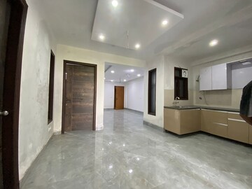 Room in 2 BHK Apartment at Palm Residency Chhatarpur, Chattarpur – for Rent