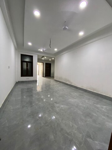 Room in 2 BHK Apartment at Palm Residency Chhatarpur, Chattarpur – for Rent