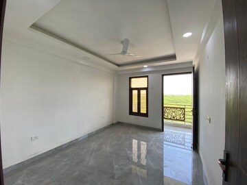 Room in 2 BHK Apartment at Palm Residency Chhatarpur, Chattarpur – for Rent