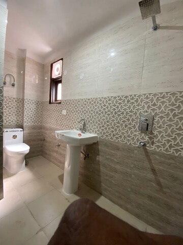 Bathroom in 2 BHK Apartment at Palm Residency Chhatarpur, Chattarpur – for Rent