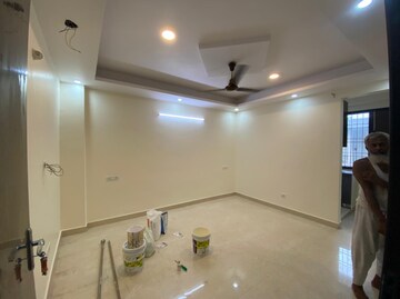 Room in 2 BHK Apartment at Palm Residency Chhatarpur, Chattarpur – for Rent
