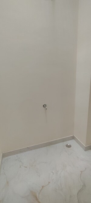 Furnished Amenities in 4 BHK Villa at Kalwar Road – for Sale