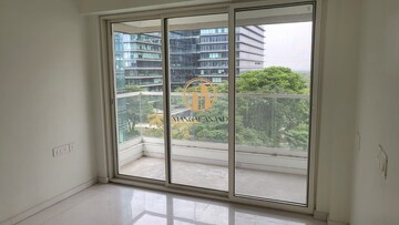 Room in 1 BHK Apartment at Godrej The Trees, Vikhroli East – for Rent